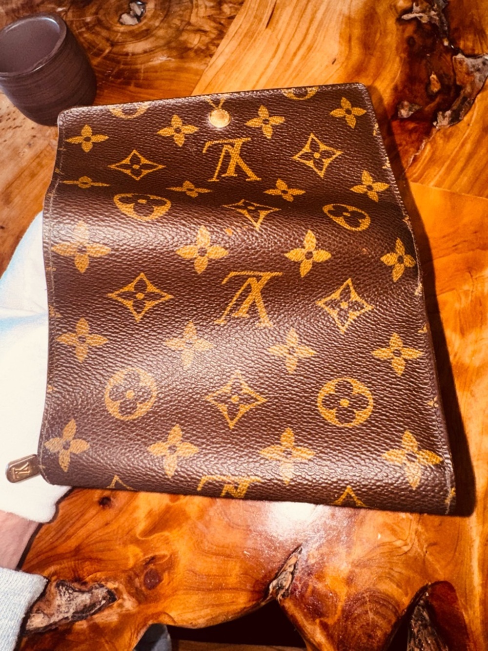 - Louis Vuitton Monogram Porte
Monnaie Billets Tresor Bifold
Wallet vintage - Picture 11 of 15